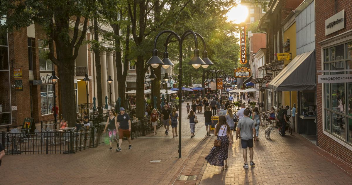 charlottesville-virginia-a-day-on-the-downtown-mall-visit